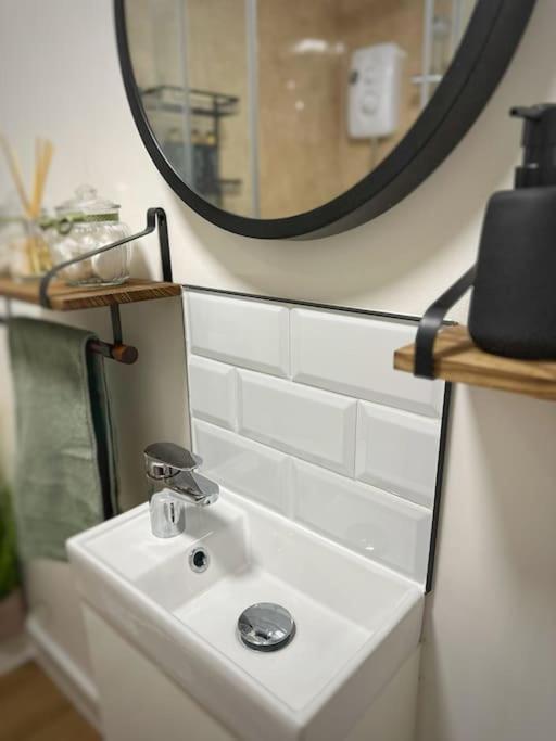 The Hive - Cosy Studio In Wells City Centre Zewnętrze zdjęcie